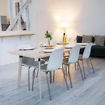 Wonderhost, Volumes Incroyables & Chambre Royale