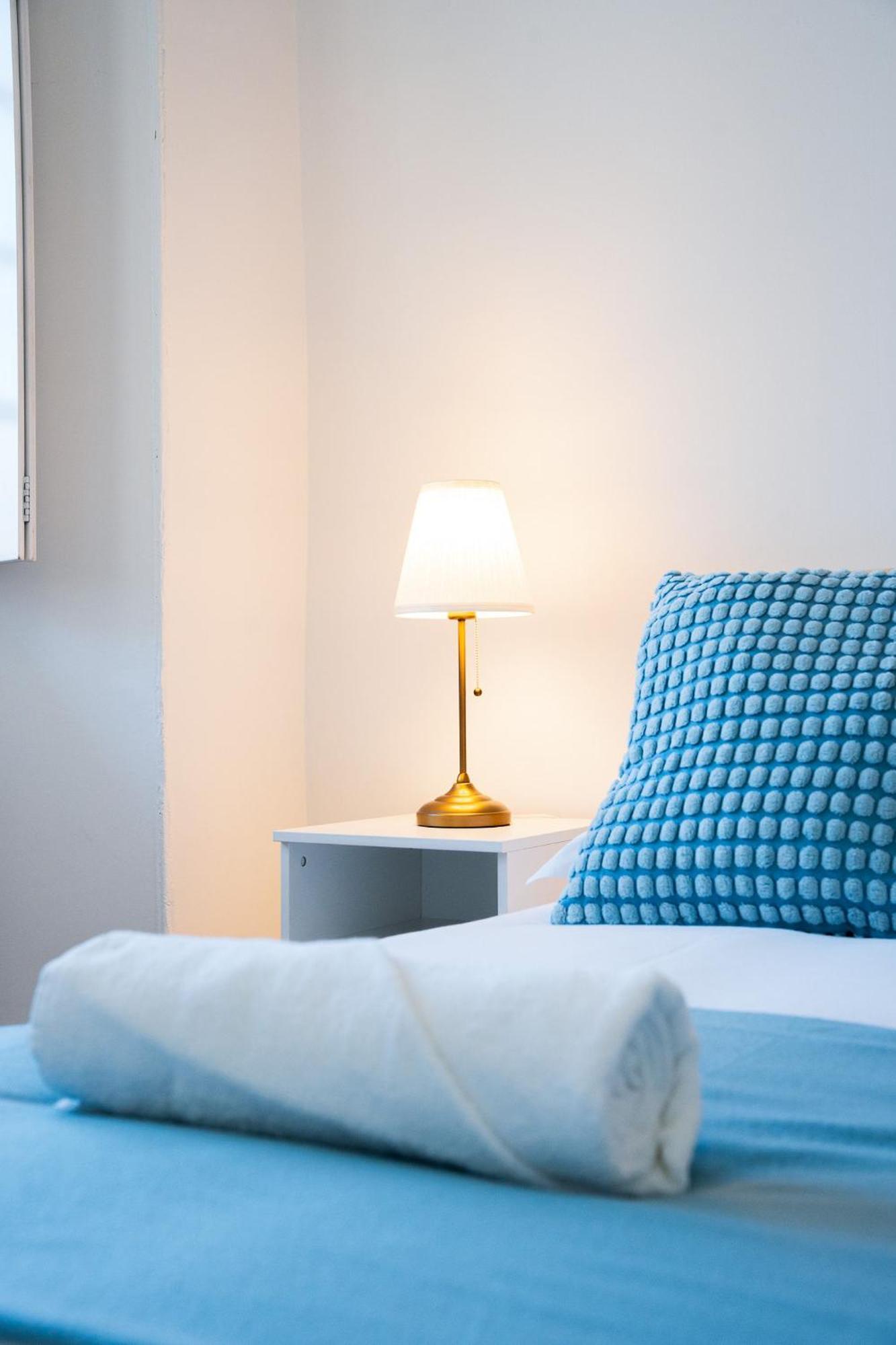 Wonderhost, Volumes Incroyables & Royale Appartement