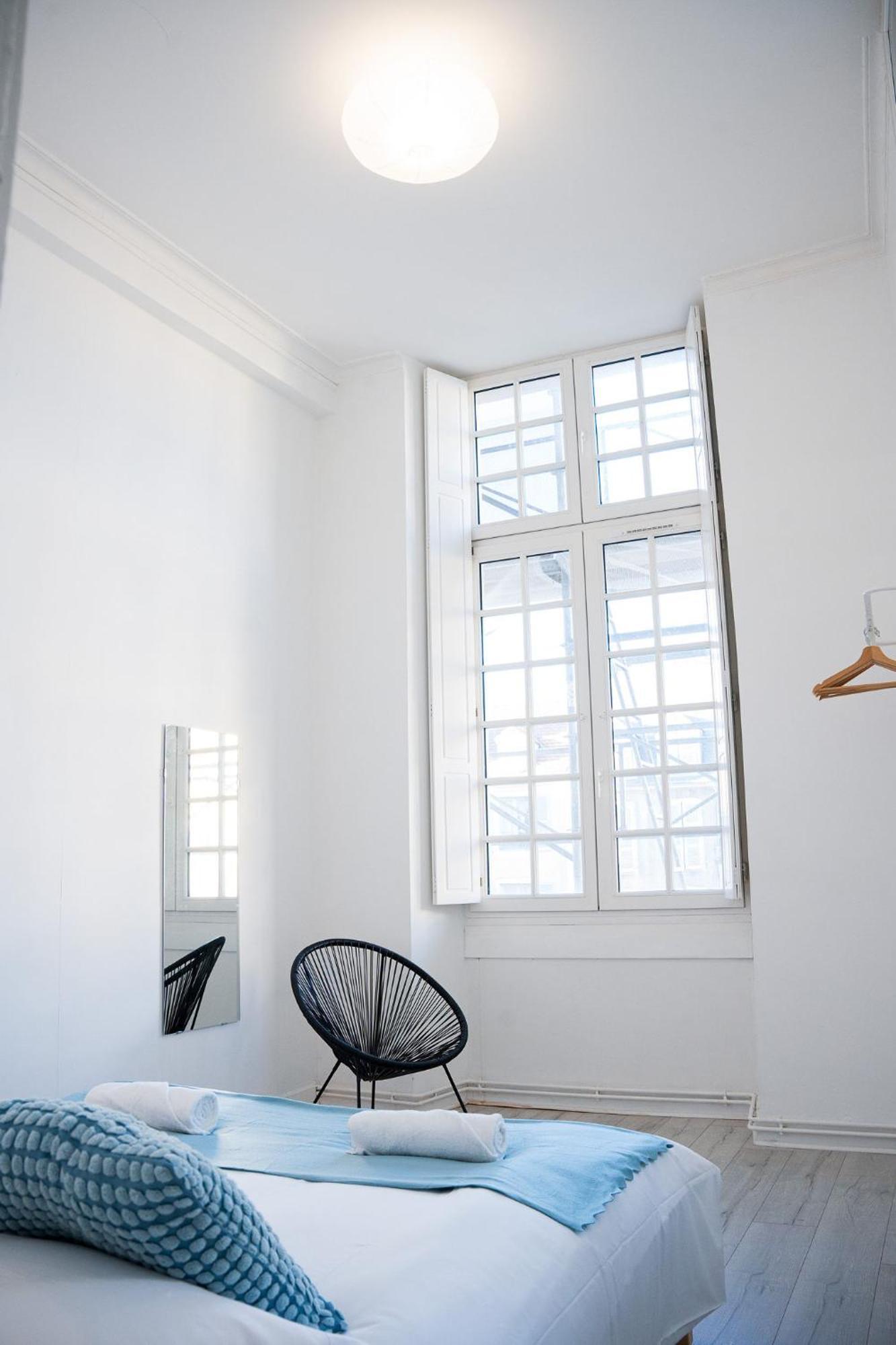 Wonderhost, Volumes Incroyables & Royale * Pau