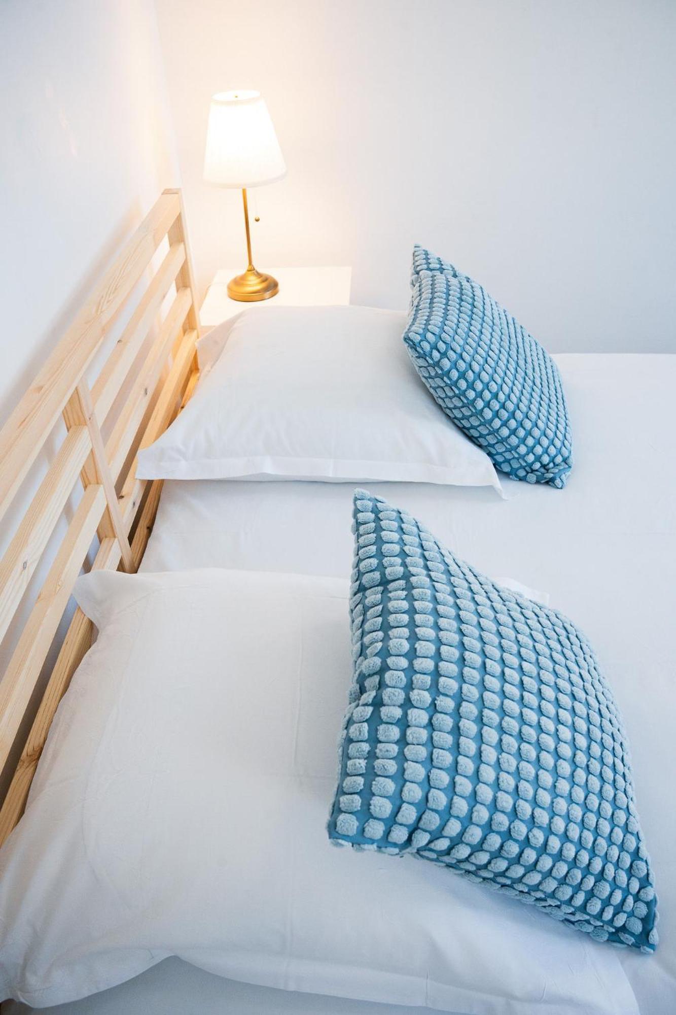 Wonderhost, Volumes Incroyables & Royale Appartement