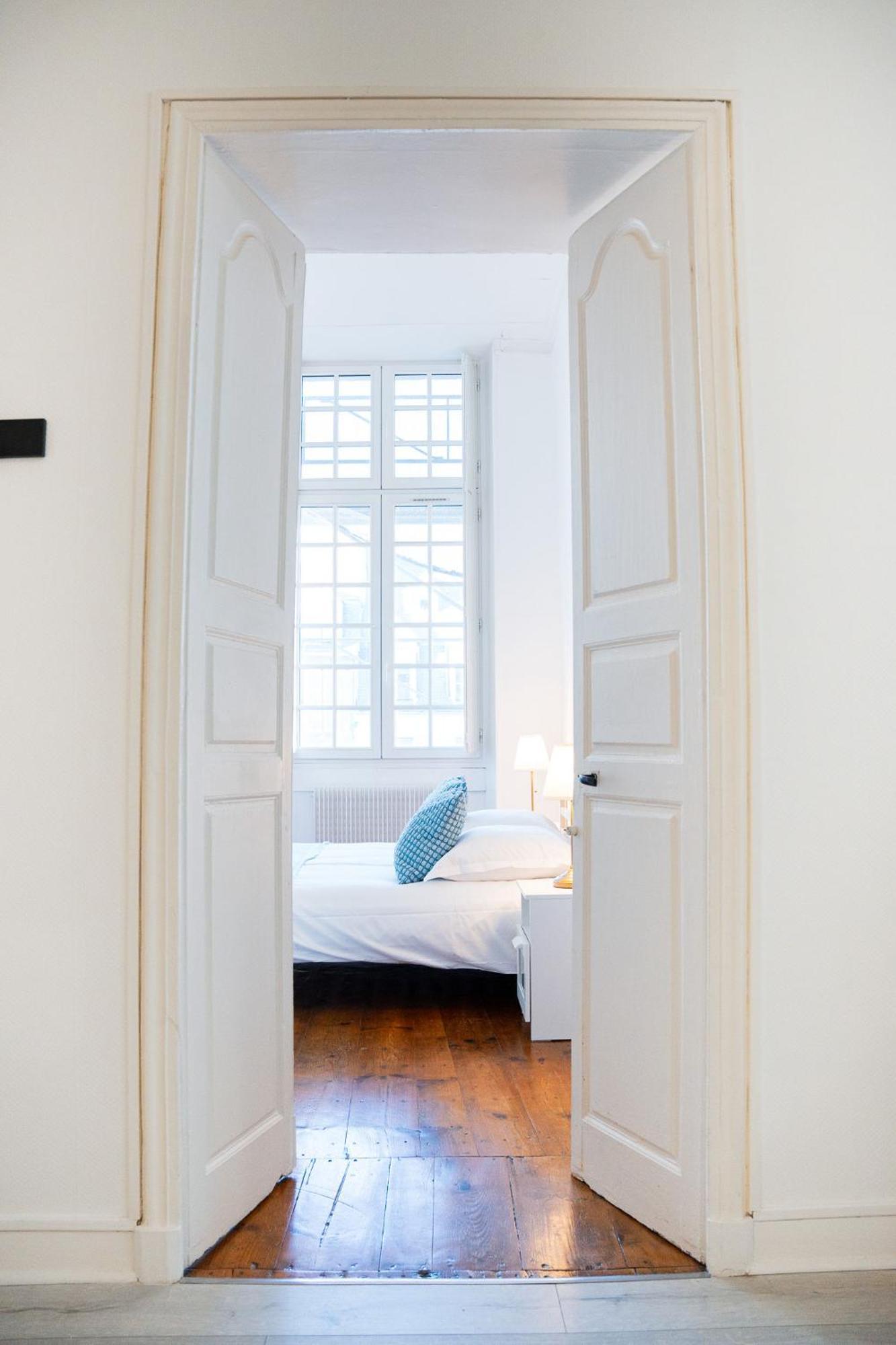 Wonderhost, Volumes Incroyables & Royale Pau
