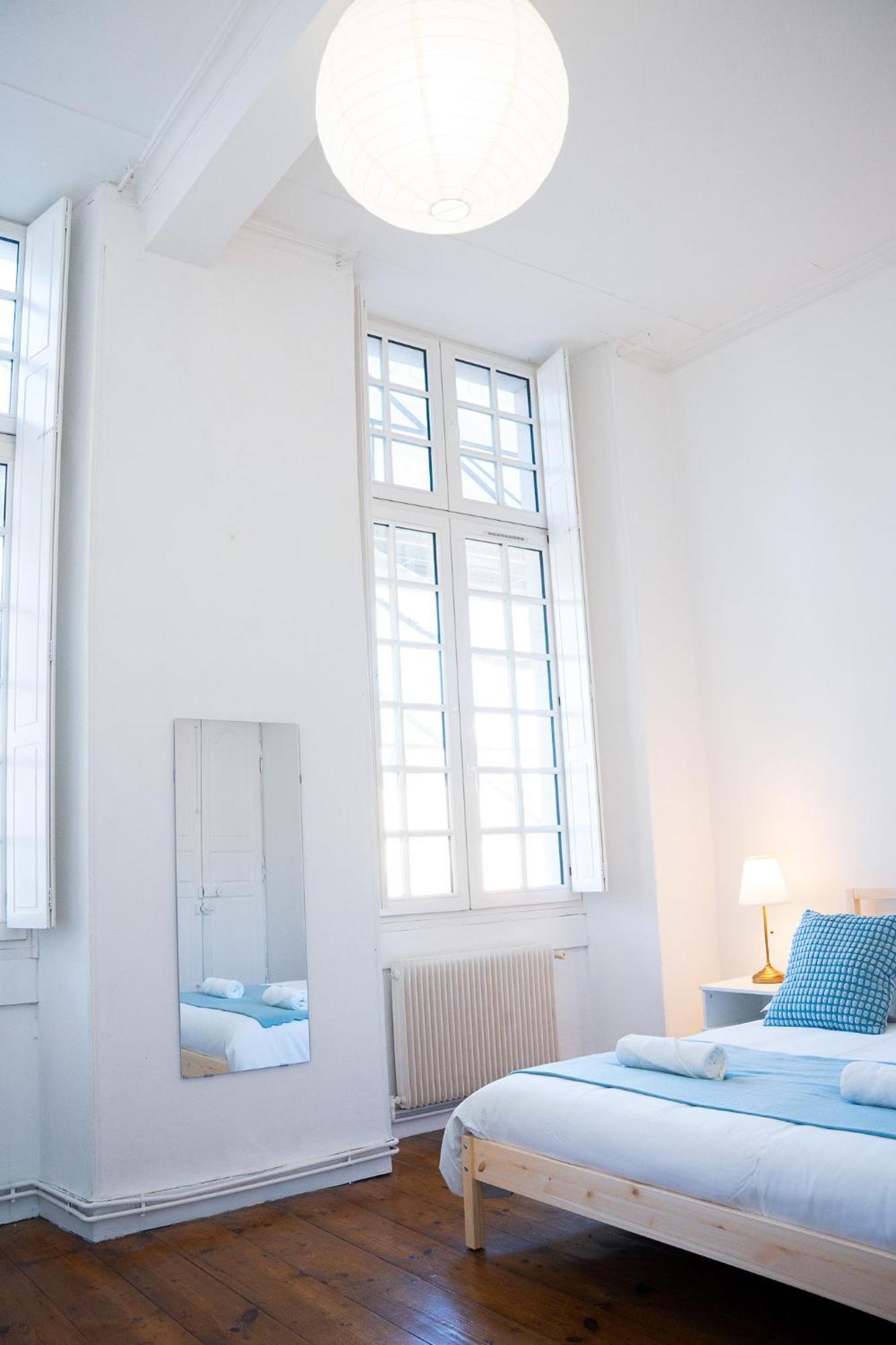 Wonderhost, Volumes Incroyables & Royale