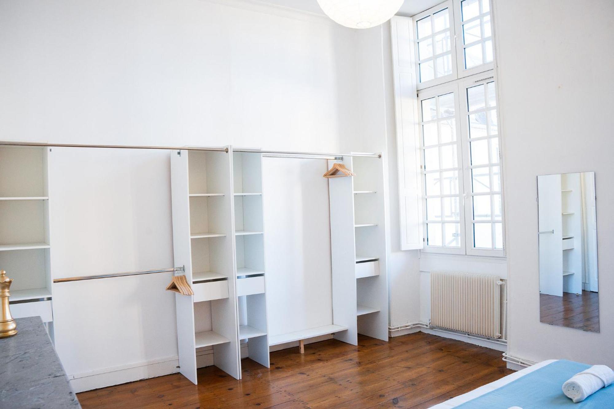 Wonderhost, Volumes Incroyables & Royale Pau